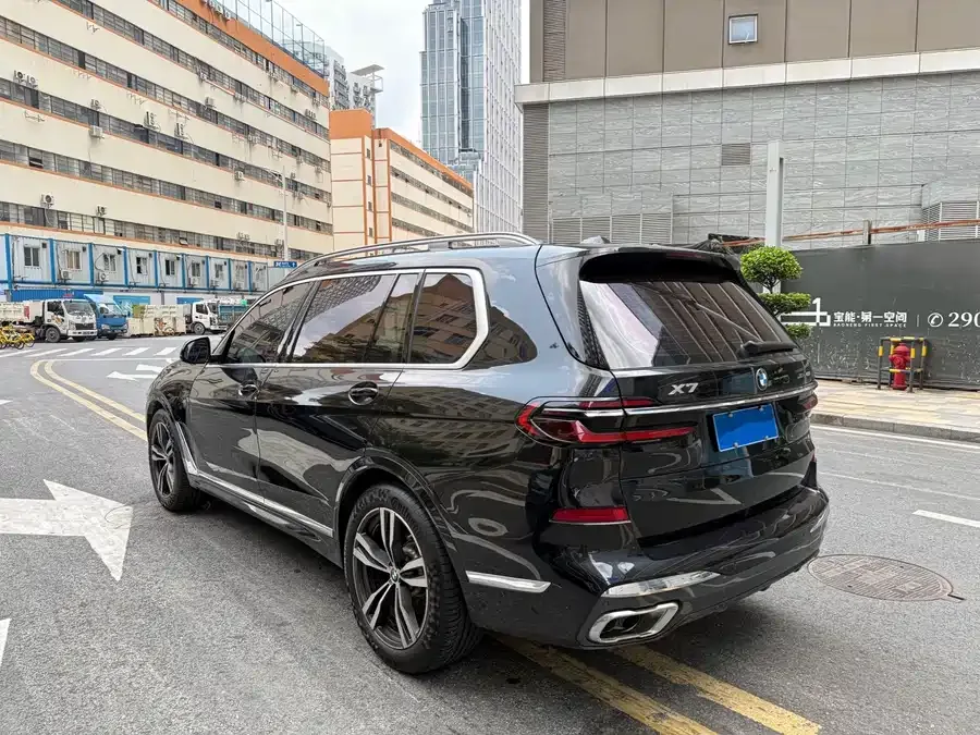 BMW X7 2023 xDrive40i Exclusive M Sport Package 2023 — миниатюра 2