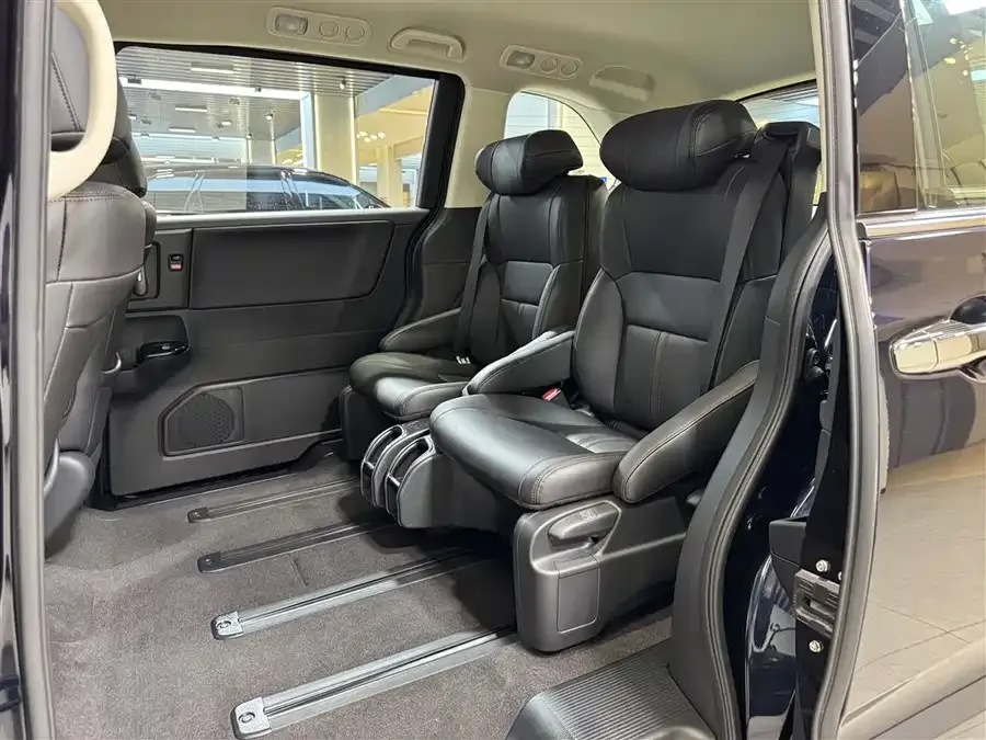 Honda Odyssey 2024 Odyssey 2.0L e:HEV Elite Enjoy Edition 2025 — миниатюра 4