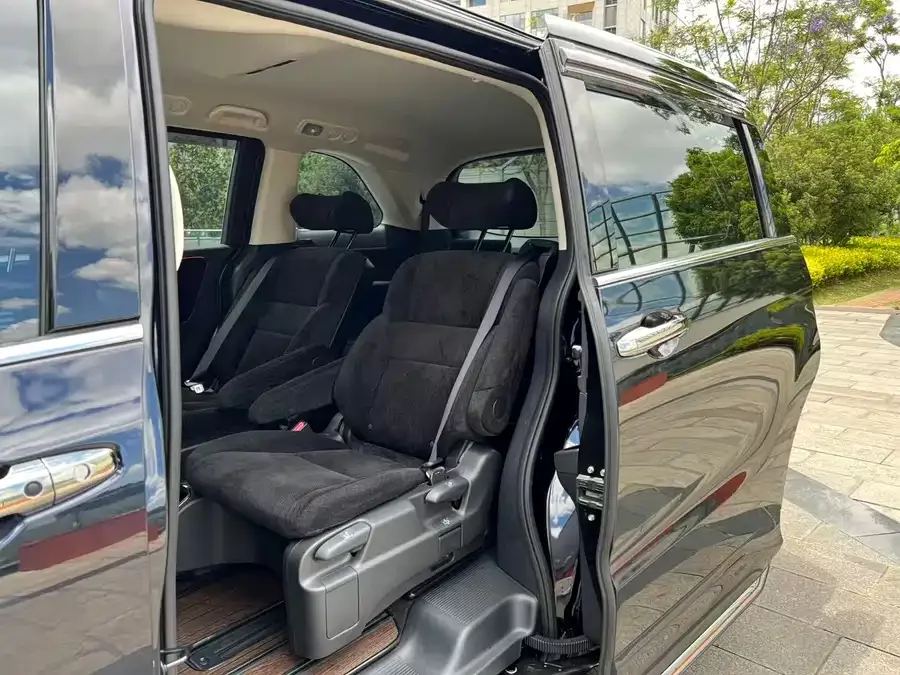 Honda Odyssey 2024 Odyssey 2.0L e:HEV Elite Enjoy Edition 2024 — миниатюра 4