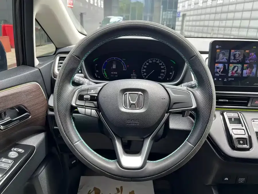 Honda Odyssey 2024 Odyssey 2.0L e:HEV Elite Enjoy Edition 2024 — миниатюра 5