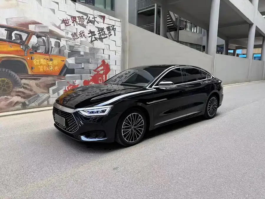 BYD Second-hand Han 2023 DM-i Champion Edition 121KM Prestige Edition 2023 — фото 1, купить с доставкой в Москву