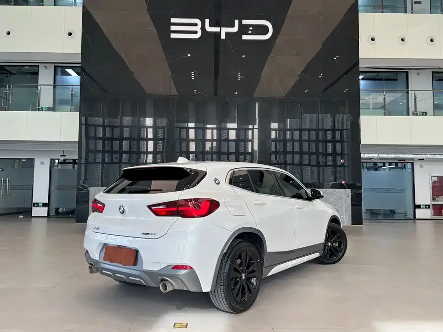 BMW X2 2021 facelift sDrive25i M off-road package 2022 — миниатюра 5