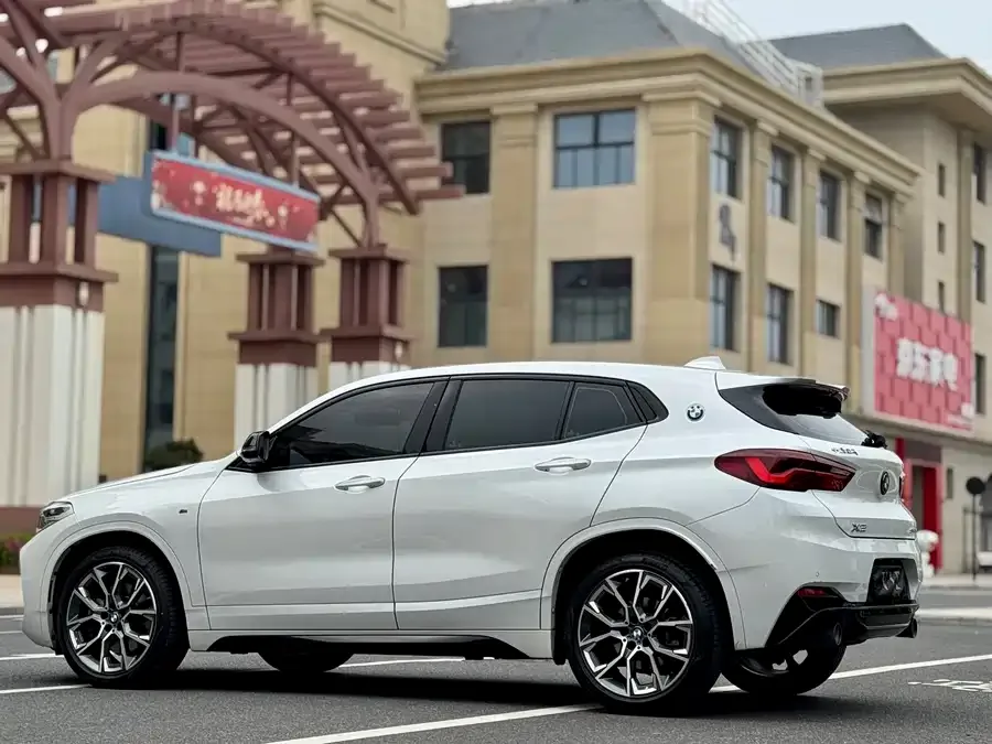 BMW X2 2022 sDrive25i M Sport Package 2022 — миниатюра 3