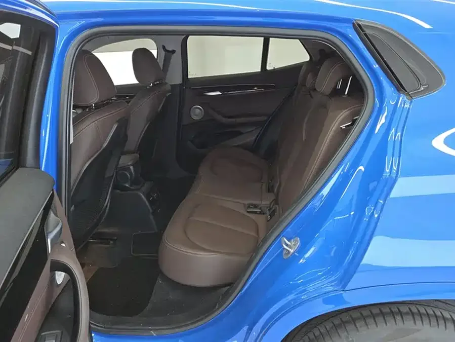BMW X2 2023 sDrive25i M Sport Night Edition 2023 — миниатюра 5
