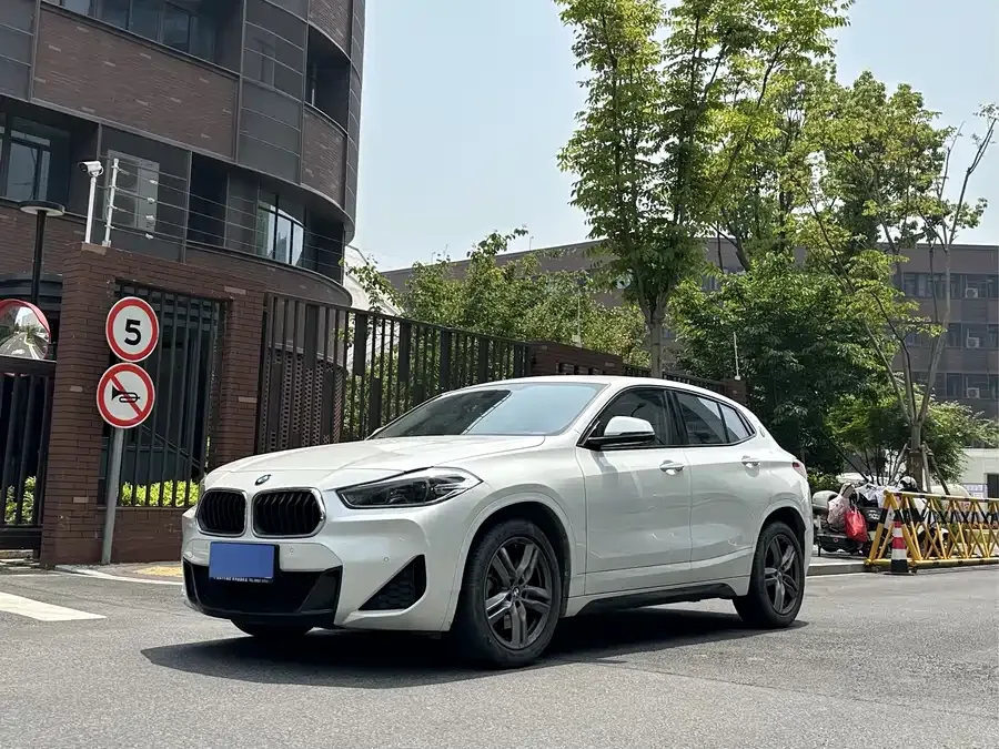 BMW X2 2021 facelift sDrive25i M Sport package 2022 — фото 1, купить с доставкой в Москву