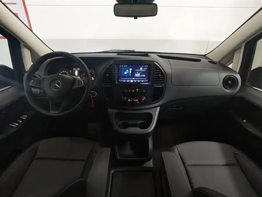 Mercedes-Benz Vito Vito 2021 2.0T Elite Edition 7 Seaters 2023 — миниатюра 2