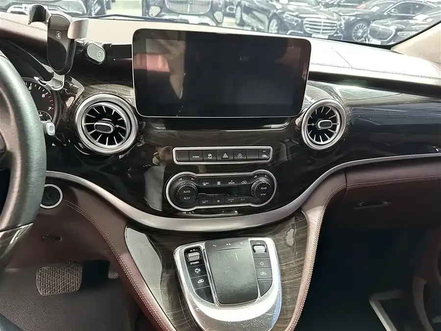 Mercedes-Benz Vito Vito 2021 2.0T Elite Edition 7 Seaters 2022 — миниатюра 3