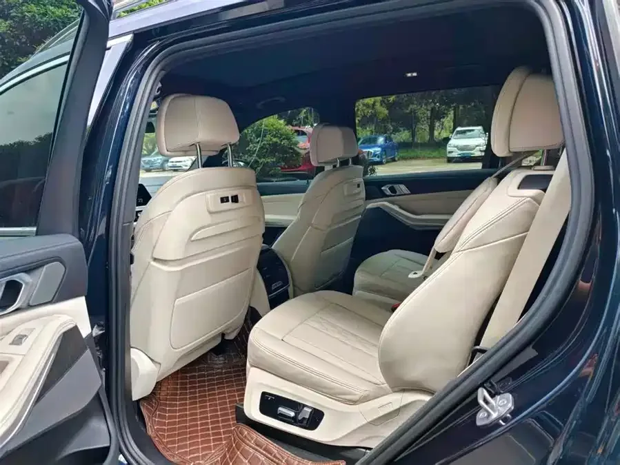 BMW X7 2022 xDrive40i Exclusive M Sport Package 2022 — миниатюра 4