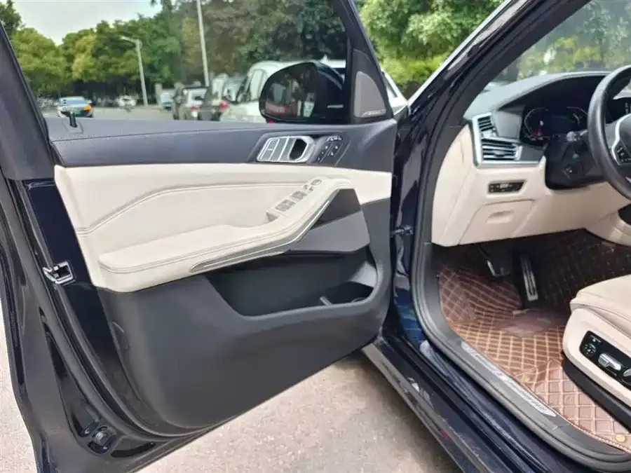 BMW X7 2022 xDrive40i Exclusive M Sport Package 2022 — миниатюра 5