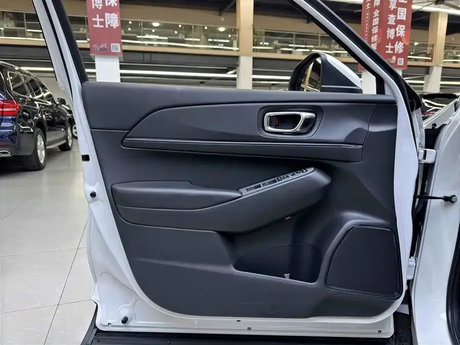 Honda WR-V 2024 1.5L CVT Heat Wave Edition 2024 — миниатюра 4