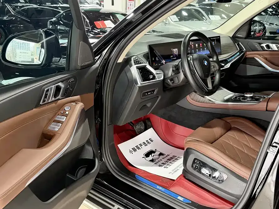 BMW X7 2023 xDrive40i Leading Luxury Package 2023 — миниатюра 2