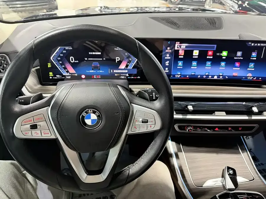 BMW X7 2023 xDrive40i Leading Luxury Package 2023 — миниатюра 3