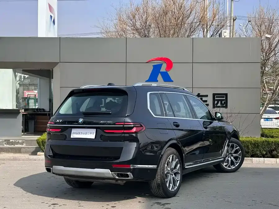 BMW X7 2024 xDrive40i Leading Luxury Package 2025 — миниатюра 3