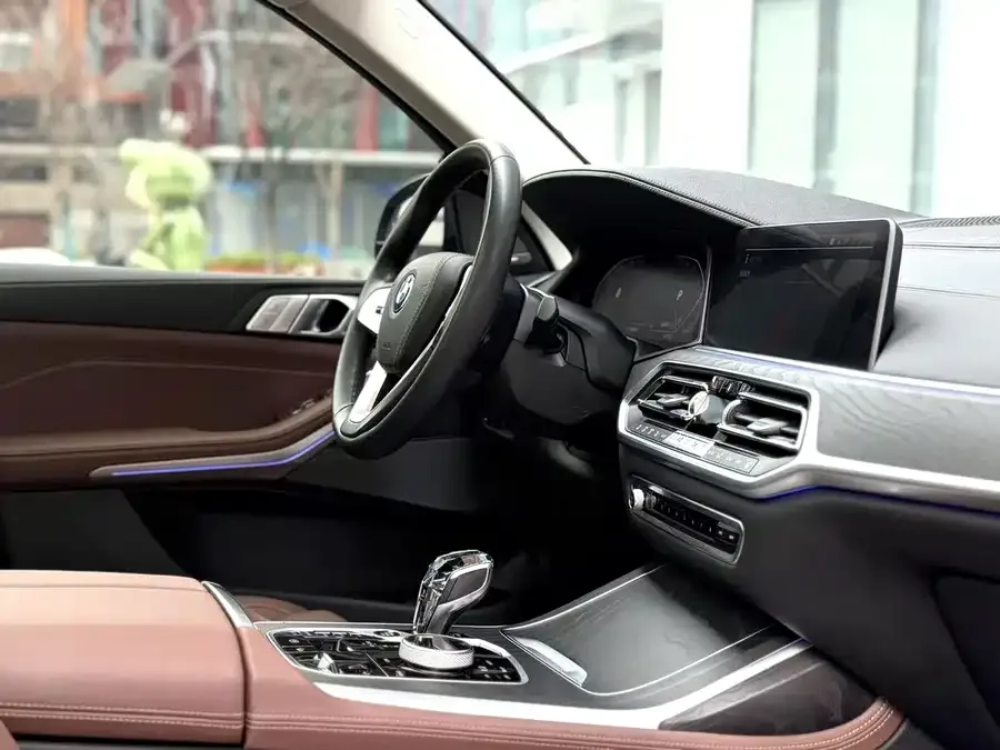 BMW X7 2022 xDrive40i Leading Luxury Package 2022 — миниатюра 3
