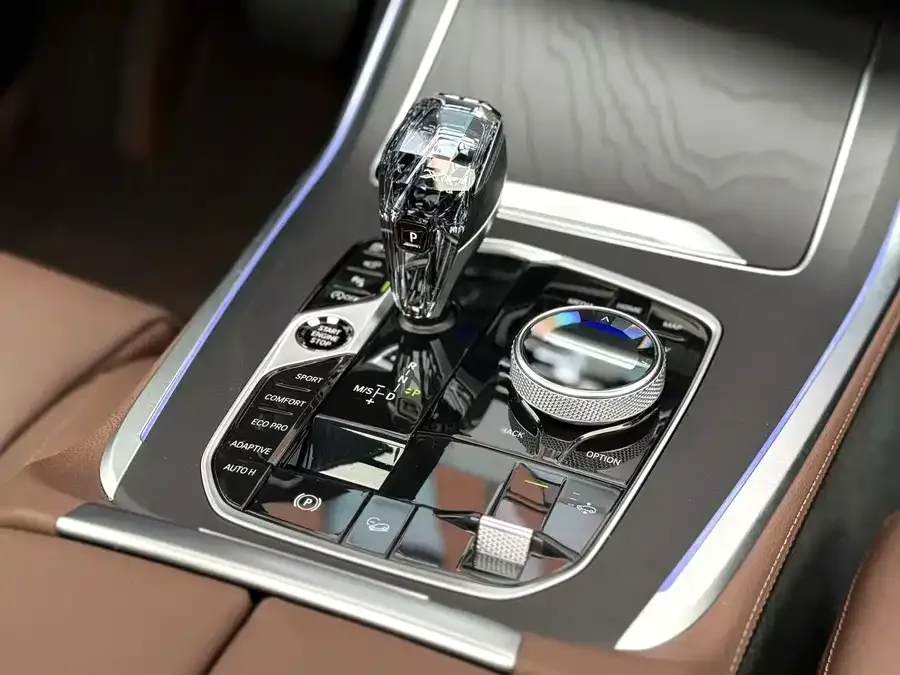 BMW X7 2022 xDrive40i Leading Luxury Package 2022 — миниатюра 4