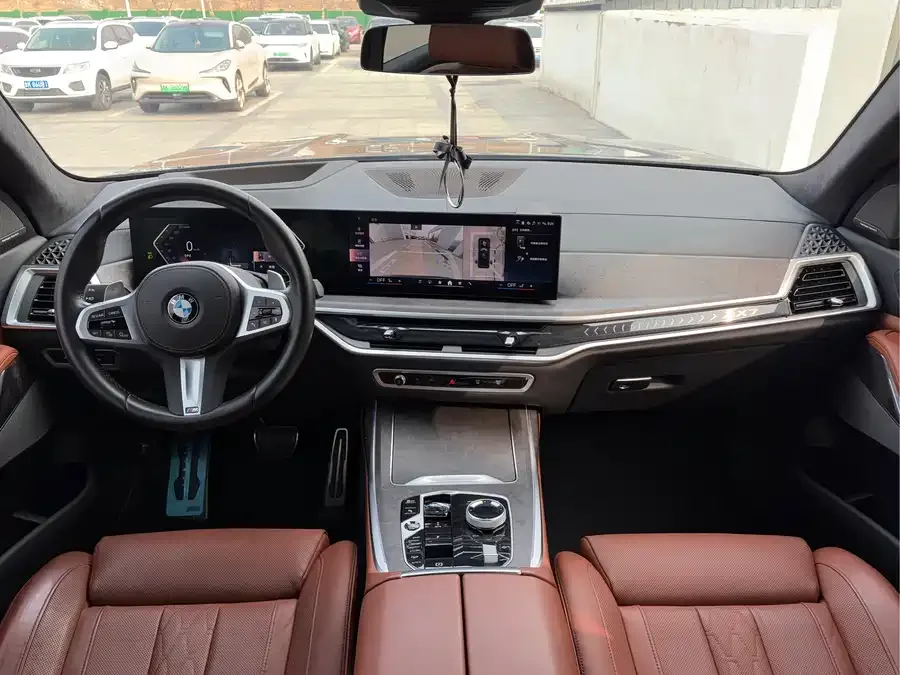 BMW X7 2023 xDrive40i Exclusive M Sport Package 2024 — миниатюра 3