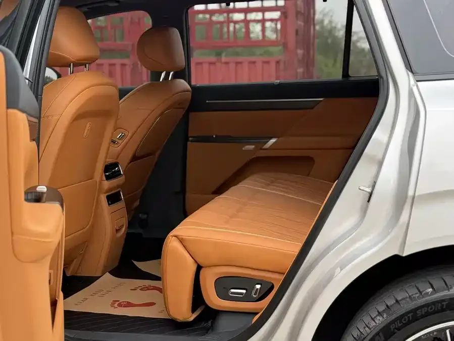 Dongfeng e008 e008 2025 210Max Extended Range 5-seater 2025 — миниатюра 3