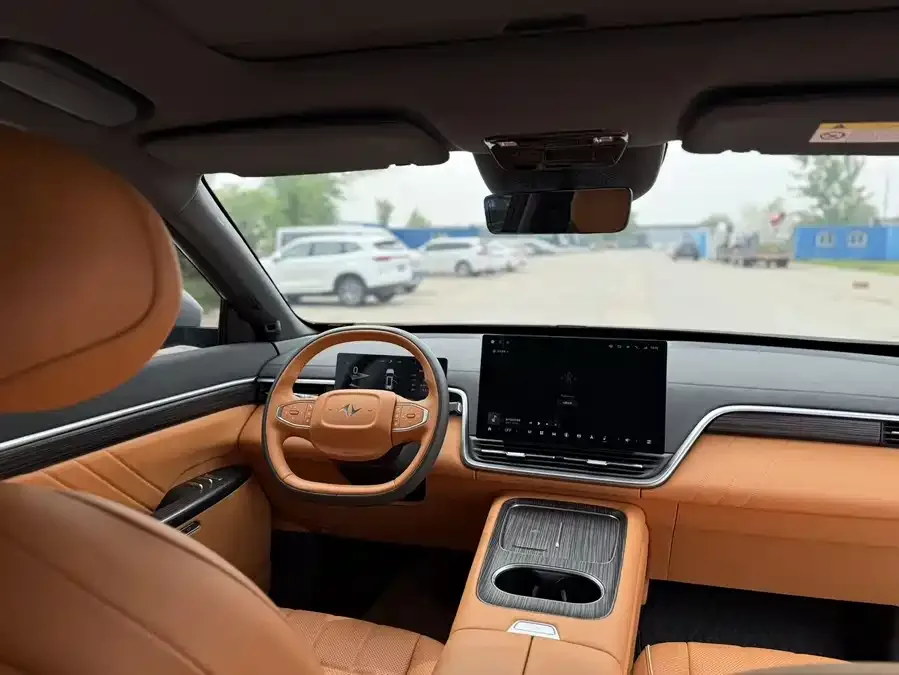 Dongfeng e008 e008 2025 210Max Extended Range 5-seater 2025 — миниатюра 4