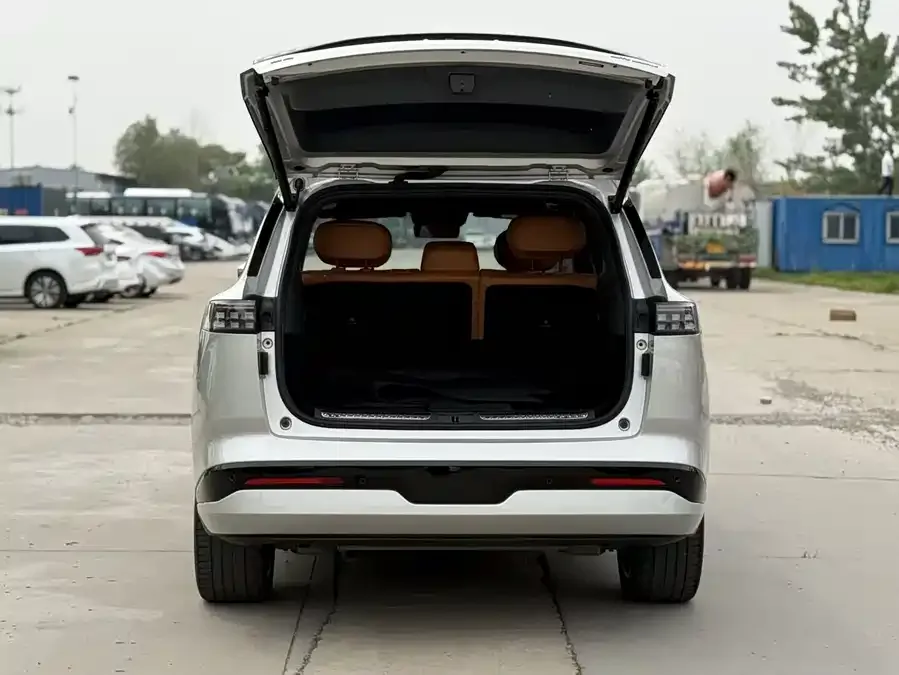 Dongfeng e008 e008 2025 210Max Extended Range 5-seater 2025 — миниатюра 5