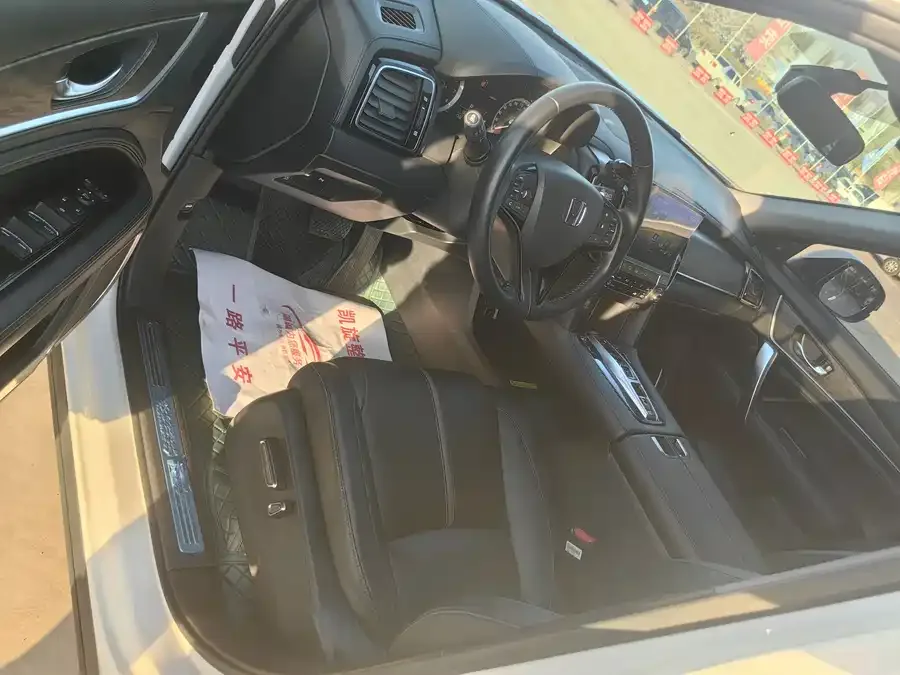 Honda UR-V 2020 370TURBO 2WD Elegant Edition 2022 — миниатюра 4