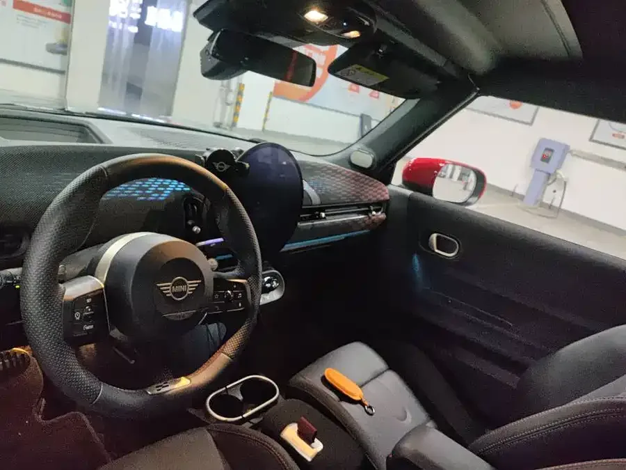 MINI JCW MINI JCW 2025 JOHN COOPER WORKS CABRIO 2025 — миниатюра 2