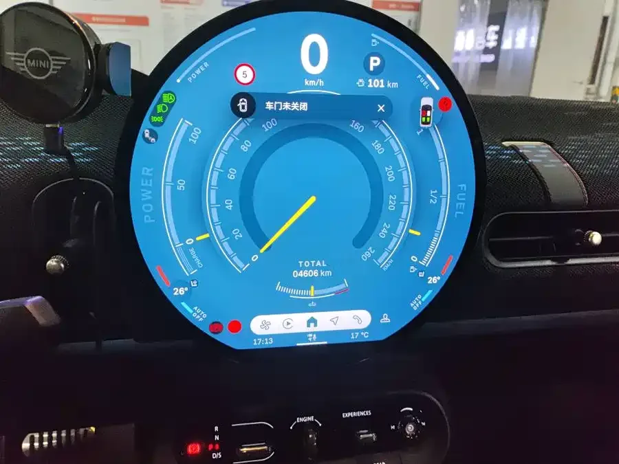 MINI JCW MINI JCW 2025 JOHN COOPER WORKS CABRIO 2025 — миниатюра 4