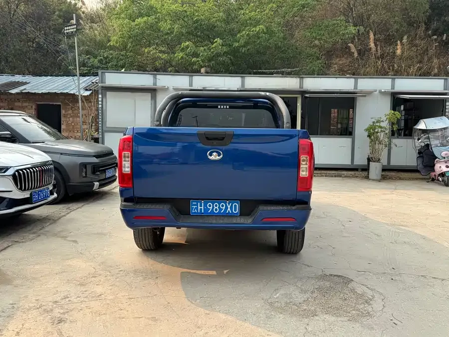 Great Wall gun 2021 2.0T Commercial Edition Manual Diesel Four-wheel Drive Pilot Long Box GW4D20M 2022 — миниатюра 2