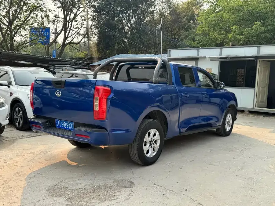 Great Wall gun 2021 2.0T Commercial Edition Manual Diesel Four-wheel Drive Pilot Long Box GW4D20M 2022 — миниатюра 4