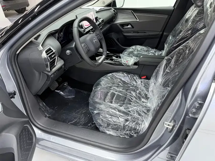 Citroen Versailles C5 X Versailles C5 X 2024 1.6T is extraordinary 2026 — миниатюра 3