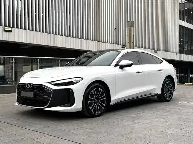 Audi A5L Sportback 2026 TFSI 150kW Luxury Edition 2026 — фото 1, купить с доставкой в Москву