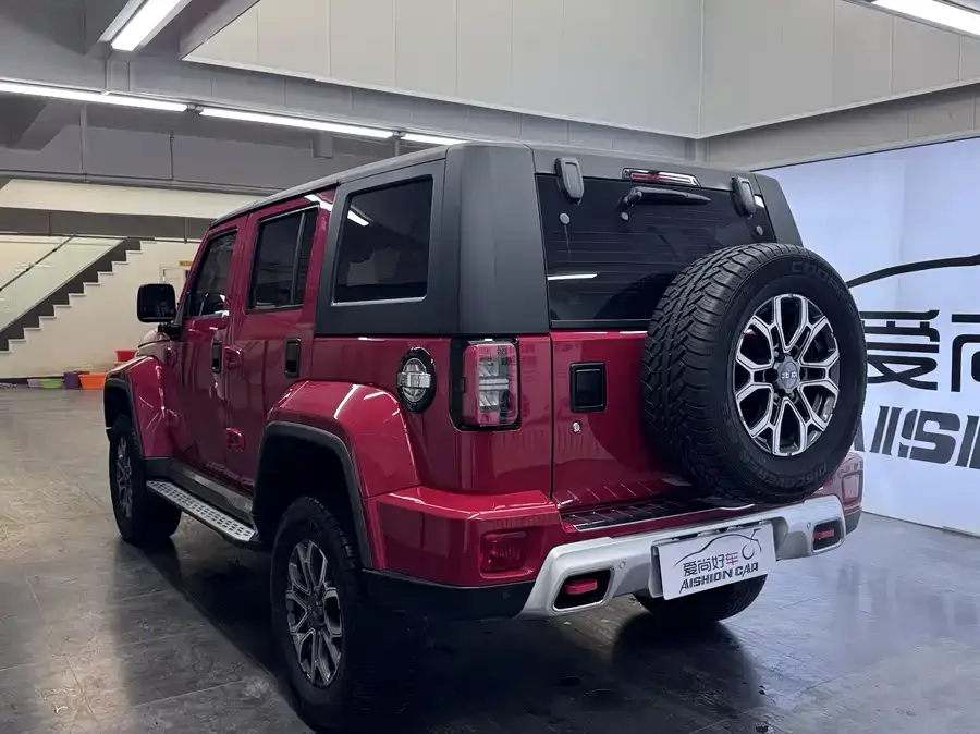BAIC BJ40 Beijing Off-road BJ40 2023 2.0T Automatic 4WD City Hunter Edition Knight Edition 2022 — миниатюра 2