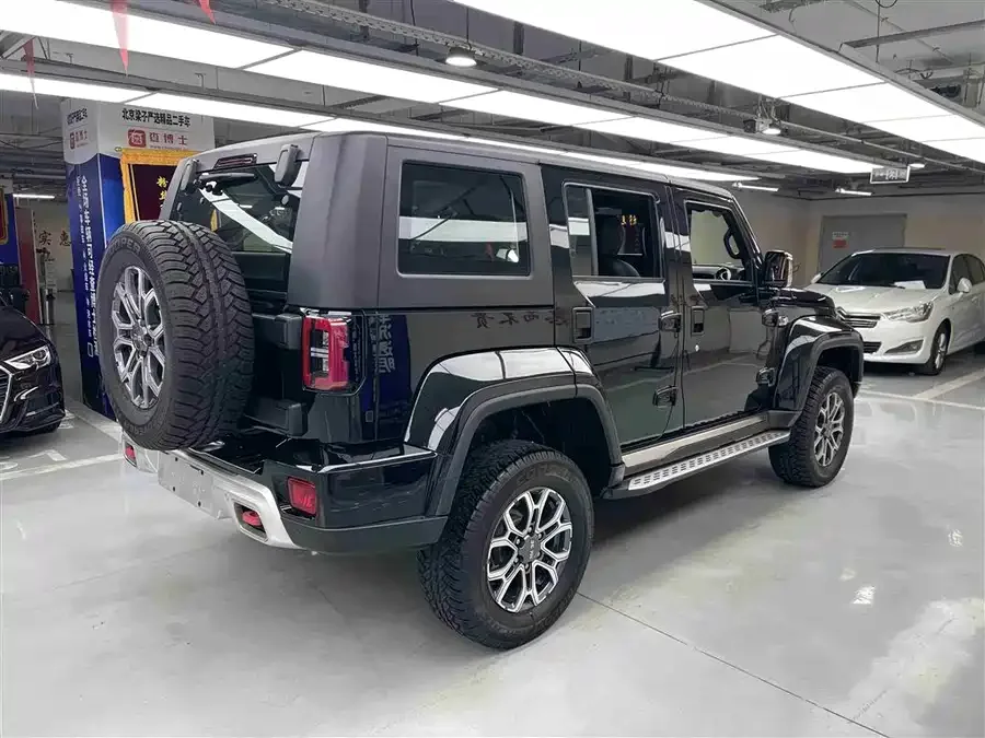 BAIC BJ40 Beijing Off-road BJ40 2023 2.0T Automatic 4WD City Hunter Edition Knight Edition 2023 — миниатюра 4