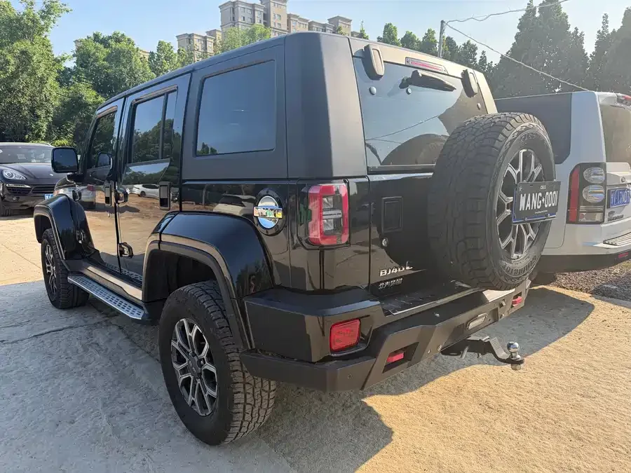 BAIC BJ40 Beijing Off-road BJ40 2023 2.0T Automatic 4WD City Hunter Edition Knight Edition 2024 — миниатюра 4