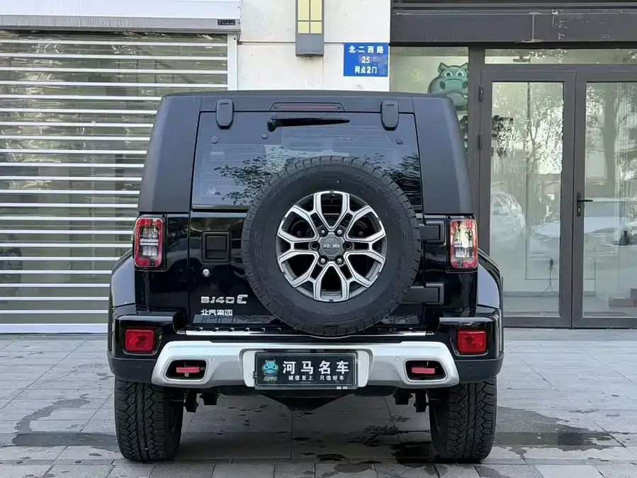 BAIC BJ40 Beijing Off-road BJ40 2024 2.0T City Hunter Glory Edition 2025 — миниатюра 2