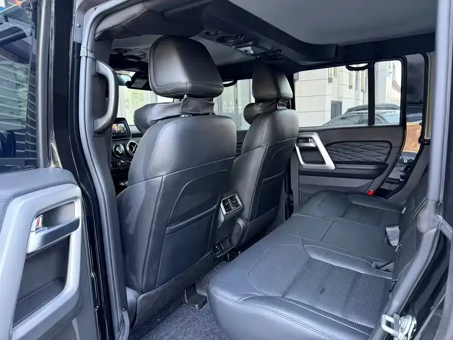 BAIC BJ40 Beijing Off-road BJ40 2024 2.0T City Hunter Glory Edition 2025 — миниатюра 4