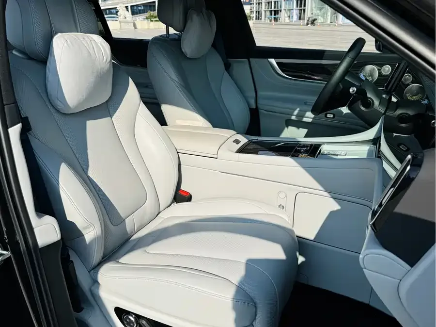 AITO M9 M9 2024 Extended Range Ultra Edition 52kWh 6-seater Edition 2024 — миниатюра 5