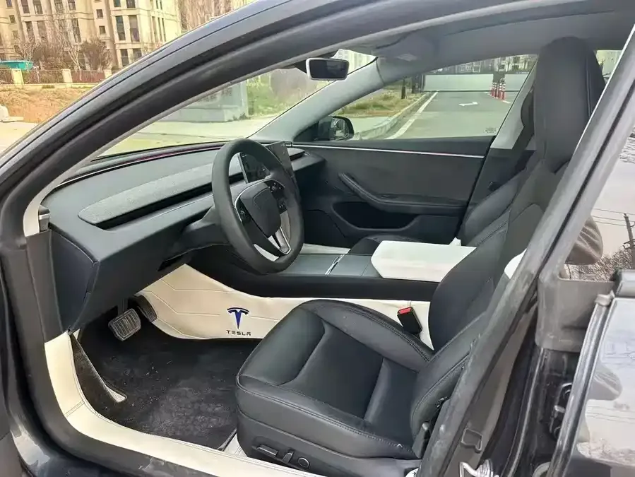 Tesla Model 3 Model 3 2023 Long Range All-Wheel Drive 2024 — миниатюра 4