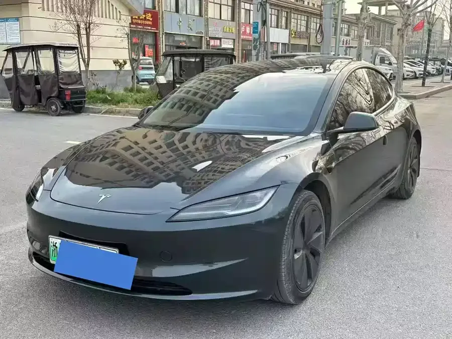 Tesla Model 3 2024