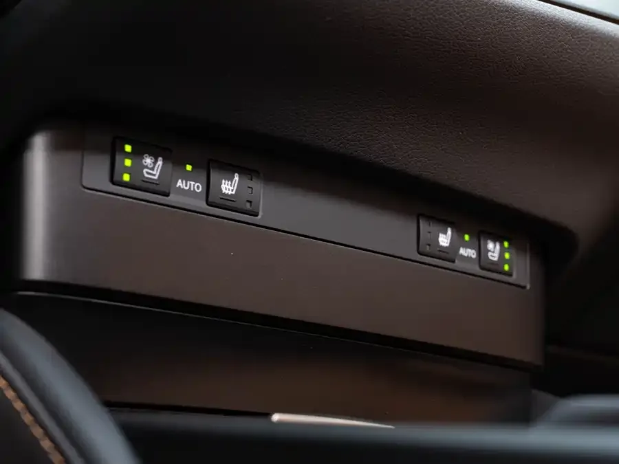 Lexus ES 2022 300h Premium Edition 2023 — миниатюра 5