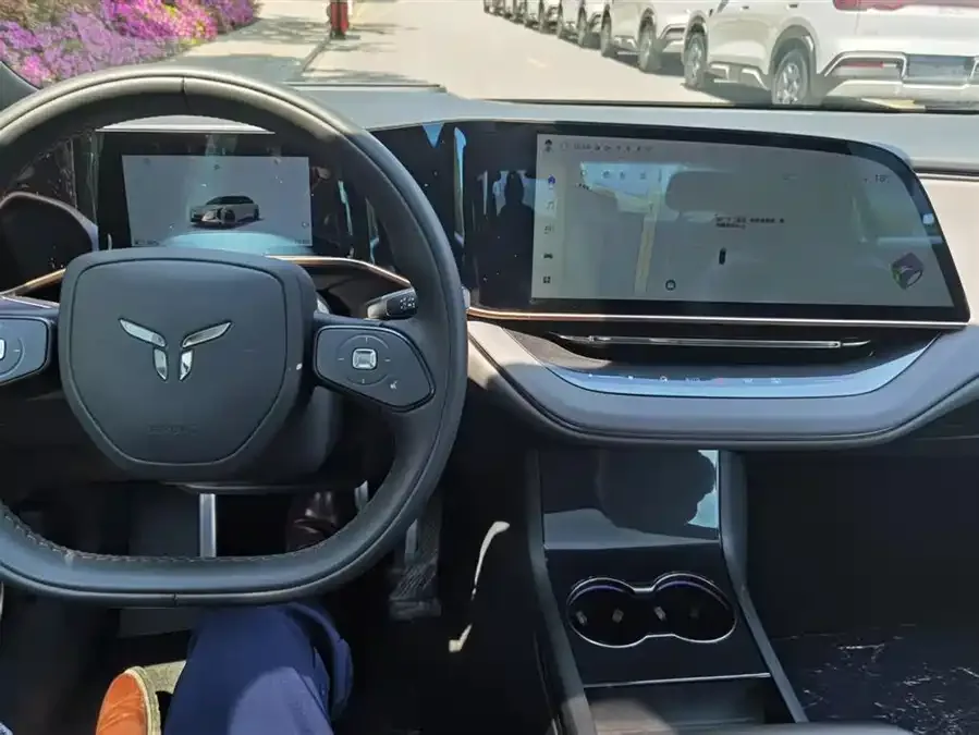 Hongqi EH7 Hongqi EH7 2025 640 4WD Smart Edition 2025 — миниатюра 5