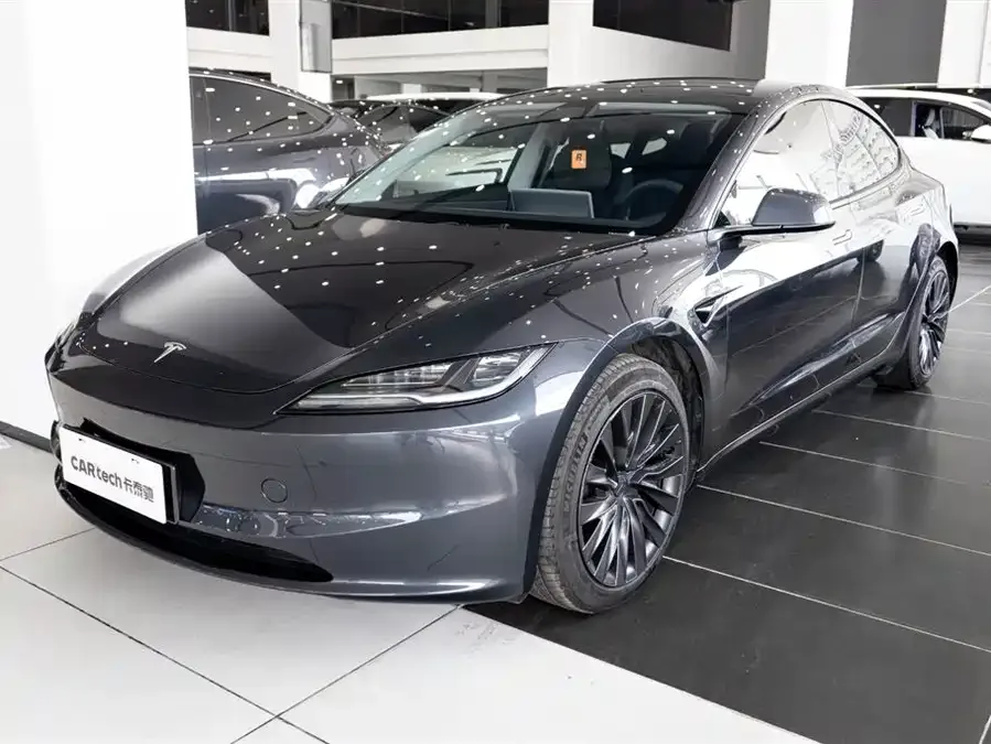 Tesla Model 3 2024