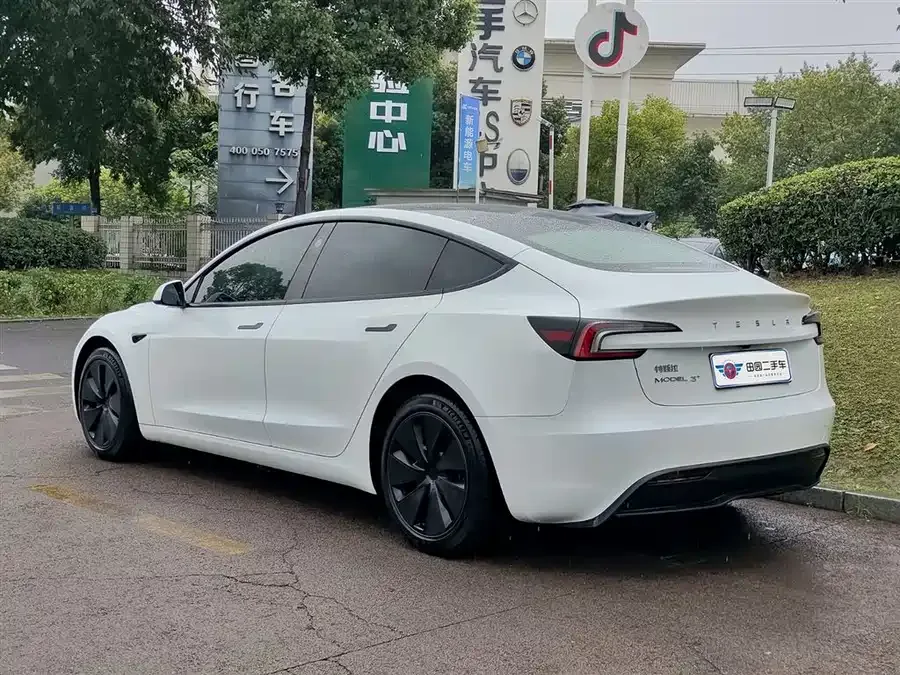 Tesla Model 3 Model 3 2023 Long Range All-Wheel Drive 2024 — миниатюра 4