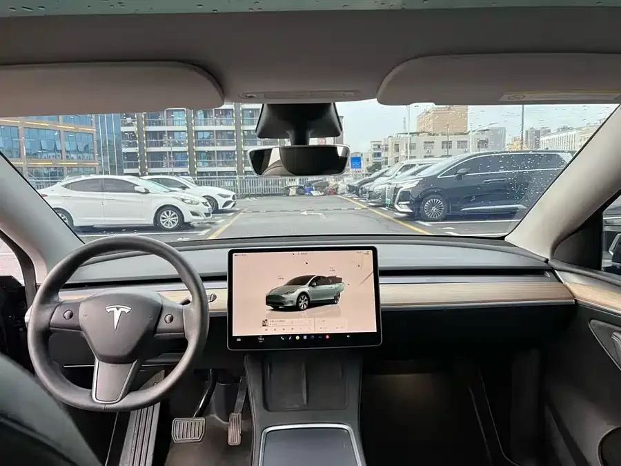 Tesla Model Y Model Y 2023 rear-wheel drive version 2023 — миниатюра 4