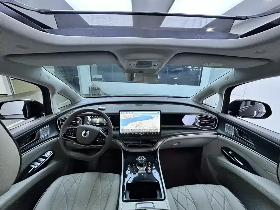 BYD D9 DENZA D9 2022 DM-i 945 Luxury Edition 2023 — миниатюра 2