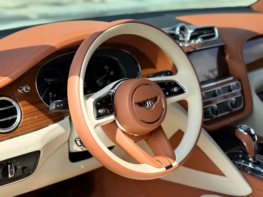 Bentley Bentayga Bentayga 2022 4.0T V8 2023 — миниатюра 4