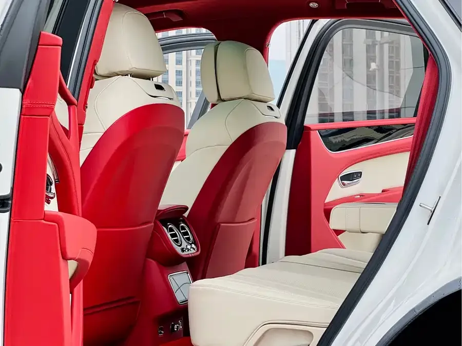 Bentley Bentayga 2026 Bentayga 4.0T V8 2026 — миниатюра 2