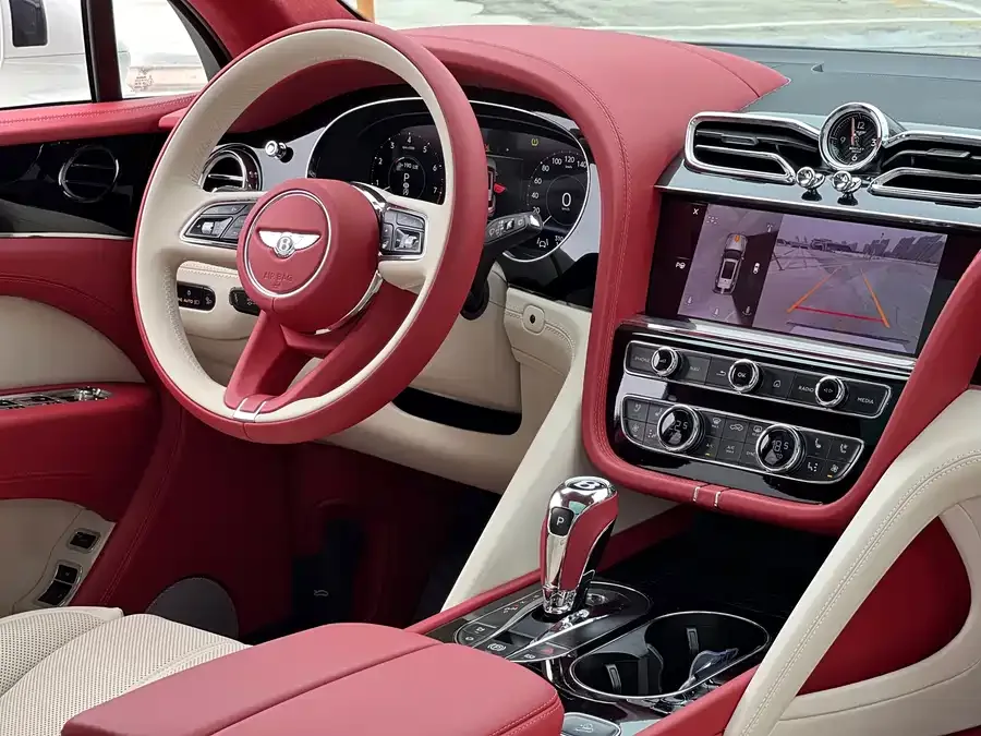 Bentley Bentayga 2026 Bentayga 4.0T V8 2026 — миниатюра 3