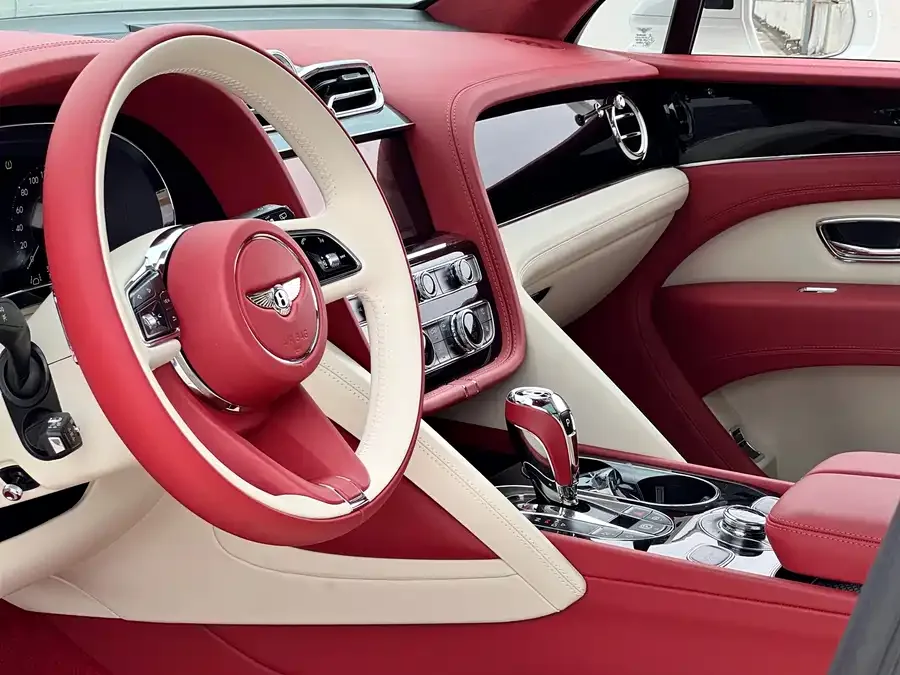 Bentley Bentayga 2026 Bentayga 4.0T V8 2026 — миниатюра 5