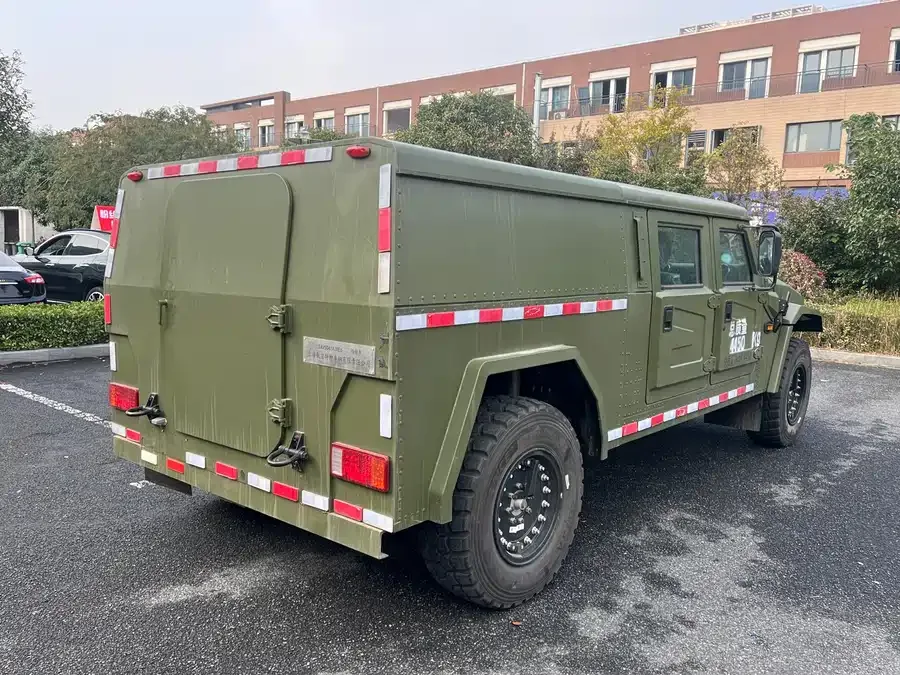 Dongfeng Mengshi M50 Warrior M50 2022 4.0T Manual Reverse 500 Low-Roof Van 2024 — миниатюра 2