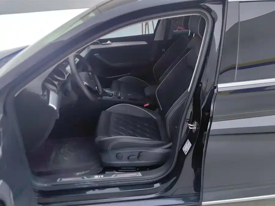 Volkswagen Magotan GTE plug-in hybrid Magotan GTE plug-in hybrid 2020 GTE luxury model 2022 — миниатюра 3